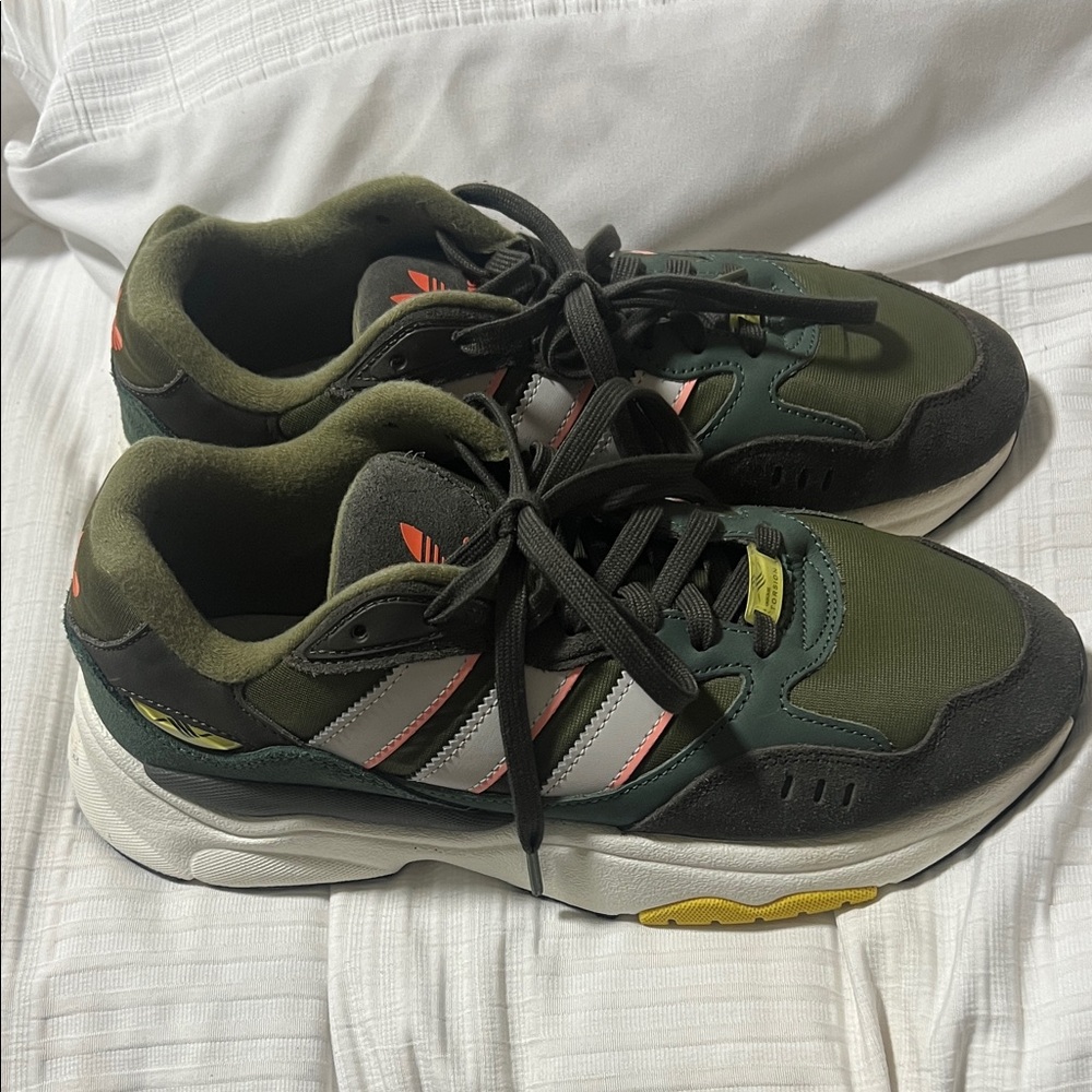 Adidas Forest Green and Black Athletic Shoes Men’s Retrophy F90,  worn once